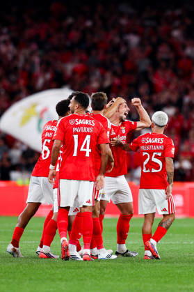 SL Benfica v Estoril Praia SAD - Liga Portugal BetClic 2026 2027 Clement Lenglet, do SL Benfica, marca e celebra com Joao Palhinha durante a partida entre SL Benfica v Estoril Praia SAD, para a Liga Portugal BetClic 2026 2027 no Estadio da Luz, Portugal (Foto de Diogo Faria Reis Avant Sports) Lisboa Estadio Jose Alvalde Lisboa Portugal Copyright: xDiogoxFariaxReis AvantxSportsx
