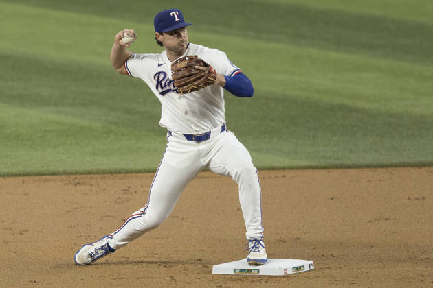 August 31, 2026, Arlington, Texas, USA: Texas Rangers second baseman JUSTIN FOSCUE (14) turns a double play against the Athletics at Globe Life Field. Rangers win 8-1. MLB, Baseball Herren, USA 2026: Rangers 8:1 Athletics  - ZUMAf180 20260831_zsp_f180_030 Copyright: xMarkxFannx