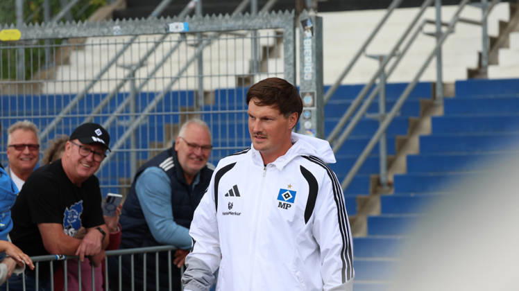 01.09.2026, xrekx, Fussball 1.Bundesliga, Hamburger SV - Training v.l. Merlin Polzin Trainer (Hamburger SV) Hamburg