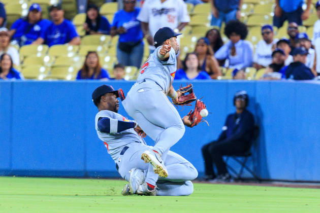 September 1, 2026, Los Angeles, California, USA: Jordan Walker 18 and Jose Fermin 15 of the St. Louis Cardinals clash while trying to catch a pop fly on a double by Mookie Betts 50 that led to three runs for the Dodgers in the third inning during a regular-season MLB, Baseball Herren, USA game against the Los Angeles Dodgers on Tuesday, September 1, 2026, at Dodger Stadium in Los Angeles, California. Dodgers lose to Cardinals, 8-13. JAVIER ROJAS PI Dodgers Lose To Cardinals, 8-13 - ZUMAp124 20260901_zaa_p124_018 Copyright: xJavierxRojasx