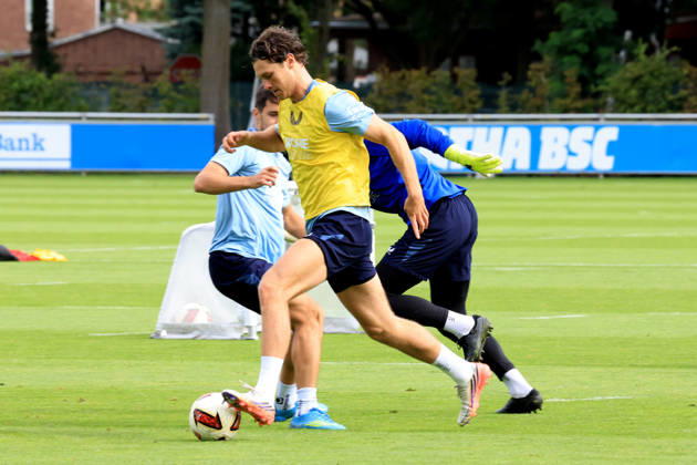 02.09.2026, DEU GER, Fussball , 2.Fussballbundesliga, Saison 2026 2027, Sportforum, Hertha BSC, Training Linus Jasper Gechter ( Hertha BSC Berlin 44 ), Josip Brekalo ( Hertha BSC Berlin 7 ) 2. Liga: DFB DFL regulations prohibit any use of photographs as image sequences and or quasi-video) Berlin Sportforum Berlin Deutschland Copyright: xNordphotox xEnglerx