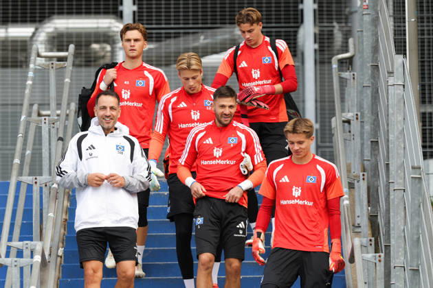 2026.09.02 xfsx Fussball 1. Bundesliga Hamburger Sportverein - Training am Volksparkstadion v.l. Sven Hoeh Torwart Trainer, Torwart Fernando Dickes (Hamburger SV, 41), Torwart Sander Tangvik (Hamburger SV, 12),Torwart Daniel Heuer Fernandes (Hamburger SV, 1), Torwart Elias Lahti (Hamburger SV, 40), Colin Poppelbaum (Hamburger SV) (DFL DFB regulations prohibit any use of photographs as image sequences and or quasi-video. Copyright: HMBxMedia FernandoxSoares