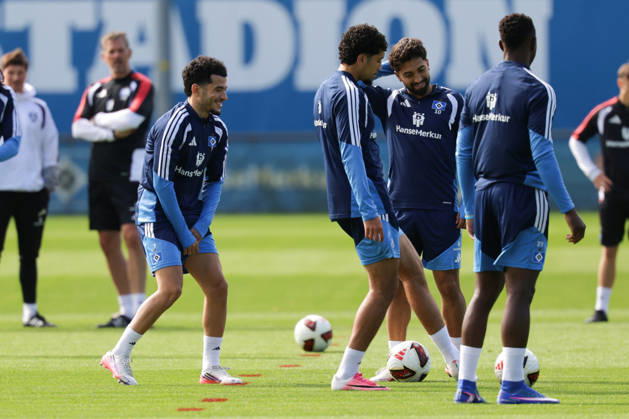 2026.09.02 xfsx Fussball 1. Bundesliga Hamburger Sportverein - Training am Volksparkstadion v.l. Zakaria El Ouahdi (Hamburger SV, 7), Immanuel Pherai (Hamburger SV, 10) (DFL DFB regulations prohibit any use of photographs as image sequences and or quasi-video. Copyright: HMBxMedia FernandoxSoares