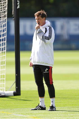 2026.09.02 xfsx Fussball 1. Bundesliga Hamburger Sportverein - Training am Volksparkstadion v.l. Trainer Merlin Polzin (Hamburger SV) (DFL DFB regulations prohibit any use of photographs as image sequences and or quasi-video. Copyright: HMBxMedia FernandoxSoares