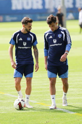 2026.09.02 xfsx Fussball 1. Bundesliga Hamburger Sportverein - Training am Volksparkstadion v.l. Fabio Daniel Ferreira Vieira (Hamburger SV, 20), Nicolas Capaldo (Hamburger SV, 24) (DFL DFB regulations prohibit any use of photographs as image sequences and or quasi-video. Copyright: HMBxMedia FernandoxSoares