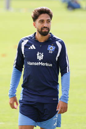 2026.09.02 xfsx Fussball 1. Bundesliga Hamburger Sportverein - Training am Volksparkstadion v.l. Immanuel Pherai (Hamburger SV, 10) (DFL DFB regulations prohibit any use of photographs as image sequences and or quasi-video. Copyright: HMBxMedia FernandoxSoares