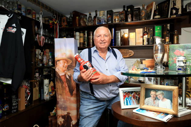 DEU, Ulli Wegner, Fersehsessel, 03.09.2026, Berlin, Berlin, DEU, Ulli Wegner, Fersehsessel, im Bild Ulli Wegner , in seiner Schatzkammer Berlin Berlin Berlin Deutschland Copyright: xNordphotox xEnglerx