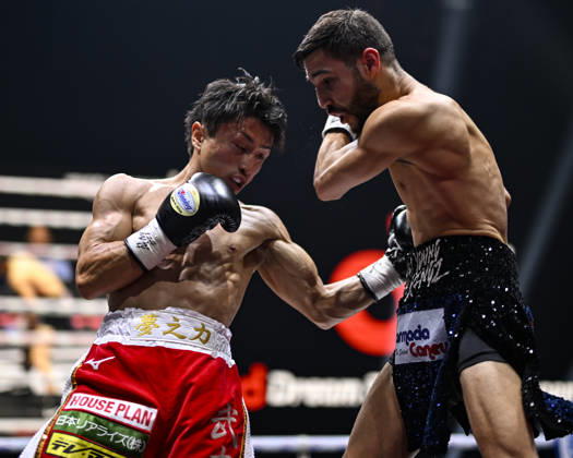 Takeshi Ishii (black gloves) of Japan and Wilfredo Mendez (blue gloves) of Puerto Rico compete during their vacant WBA Minimumweight World Title boxing bout at at Yokohama Buntai in Yokohama, Kanagawa, Japan, September 2, 2026. Noxthirdxpartyxsales  aflo_344739994 HIROAKIxFINITOxYAMAGUCHIx