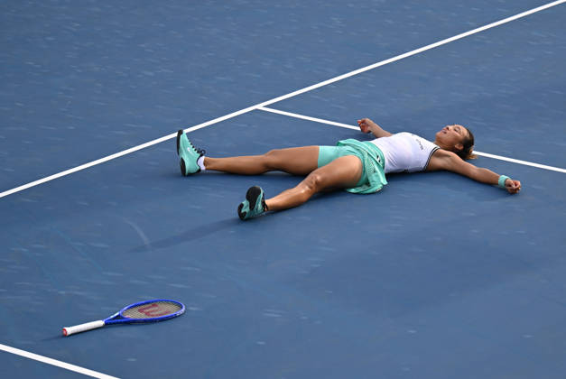 (260904) -- NEW YORK, Sept. 4, 2026 -- Zheng Qinwen celebrates after the women s singles second round match betweetn Zheng Qinwen of China and Yulia Putintseva of Kazakhstan at the 2026 US Open tennis championships in New York, the United States, Sept. 3, 2026. ) (SP)U.S.-NEW YORK-TENNIS-US OPEN-WOMEN S SINGLES LixRui 