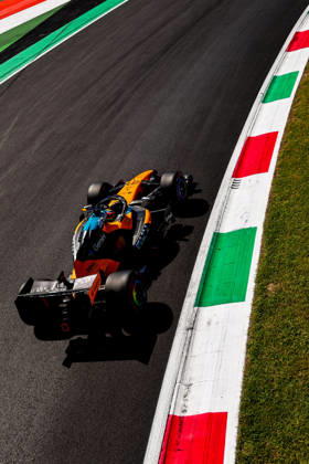 Oscar Piastri of Australia and McLaren , Practice, F1 Grand Prix of Italy, am 04. September 2026 in Monza, Italy. (Foto von Diogo Cardoso DeFodi Images) Oscar Piastri of Australia and McLaren , Practice, F1 Grand Prix of Italy, Autodromo Nazionale Monza on September 4, 2026 in Monza, Italy. (Photo by Diogo Cardoso DeFodi Images) -