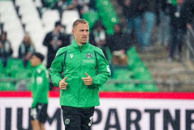 Deutschland: Fussball 2.Bundesliga 2026 2027, 4. Spieltag - Hannover 96 vs Karlsruher SC - Heinz von Heiden Arena Stadion (Hannover): Portraitfoto, Portrait, Einzelaufnahme, Porträt Alexander Vogel (Hannover 96, 37) Copyright: xAymanxAlahmedx