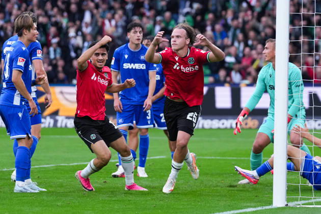 04.09.2026, xydrx, Herren, Fußball, 2.Bundesliga, Hannover 96 - Karlsruher SC, Saison 2026 2027, Heinz von Heiden Arena: Torjubel nach dem Tor zum 1:0 für Hannover 96 durch Torschütze Lars Gindorf (Hannover 96, 25) zusammen mit Husseyn Chakroun (Hannover 96, 14) DFB regulations prohibit any use of photographs as image sequences and or quasi-video. Copyright: HMBxMedia YannisxDreimann