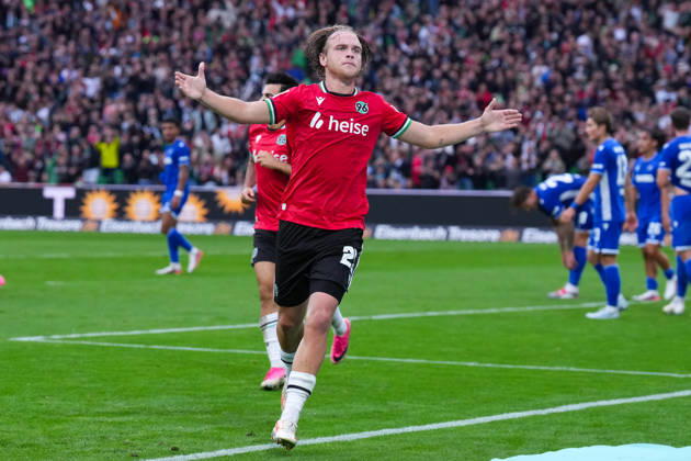 04.09.2026, xydrx, Herren, Fußball, 2.Bundesliga, Hannover 96 - Karlsruher SC, Saison 2026 2027, Heinz von Heiden Arena: Torjubel nach dem Tor zum 1:0 für Hannover 96 durch Torschütze Lars Gindorf (Hannover 96, 25) zusammen mit Husseyn Chakroun (Hannover 96, 14) DFB regulations prohibit any use of photographs as image sequences and or quasi-video. Copyright: HMBxMedia YannisxDreimann