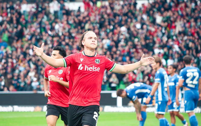 Deutschland: Fussball 2.Bundesliga 2026 2027, 4. Spieltag - Hannover 96 vs Karlsruher SC - Heinz von Heiden Arena Stadion (Hannover): Tor und Torjubel zum Lars Gindorf (Hannover 96, 25) Copyright: xAymanxAlahmedx