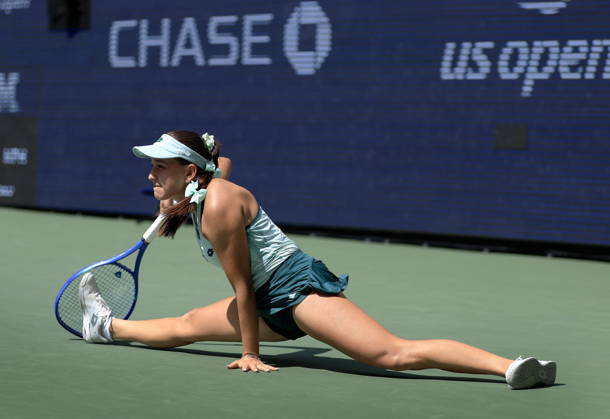 US Open tennis tournament - Day 6 Kamilla Rakhimova of Uzbekistan felt during her match against Aryna Sabalenka of Belarus during the Women s Singles round 3 of the US Open Tennis Championship at the USTA Billie Jean King National Tennis Center in Flushing Meadows, New York, USA, 04 September 2026. The 2026 US Open tournament runs from 23 August through 13 September. FLUSHING MEADOWS NEW YORK United States  Copyright: xCRISTOBALxHERRERA-ULASHKEVICHx