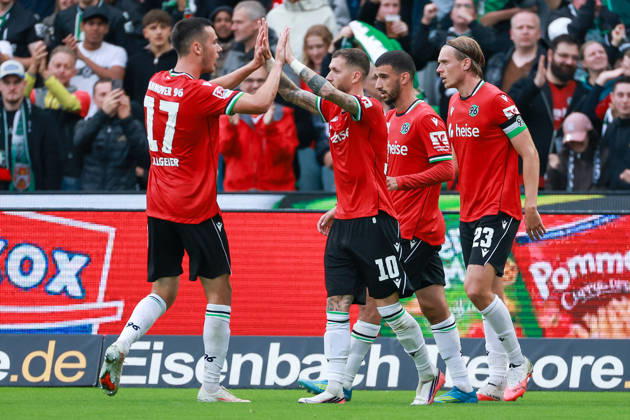 2. Bundesliga - Hannover 96 - Karlsruher SC am 04.09.2026 in der Heinz von Heiden Arena in Hannover Jubel, Torjubel, Torschuetze, Torschütze Marcel Hartel (Hannover 10) jubelt nach seinem Tor zum 2 zu 1 mit Bastian Allgeier (Hannover 17)