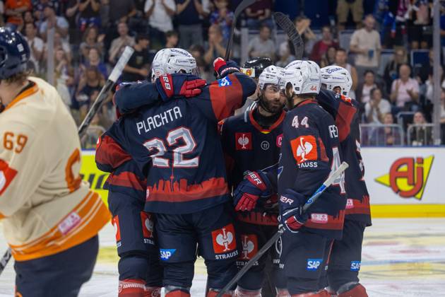 (Mannheim, Germany, 26 09 04) CHL (Champions Hockey League) 2026 27, Match day one: Adler Mannheim (Germany) vs. Växjö Lakers (Sweden) Jubilation amongst the Adler following Matthias Plachta™s (22) 1 0 goal Mannheim Baden-Wurttemberg Germany Copyright: xUdoxHerrmannx