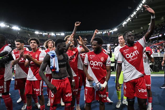 September 4, 2026, Paris, Å½Le-De-France, FR: PARIS, FRANCE - SEPTEMBER 4, 2026: AS MonacoÃ¢â‚¬â ¢s players celebrate their win at the end of the French L1 football match against Paris Saint-Germain at the Parc des Princes stadium in Paris on September 4, 2026. Ligue 1 PSG Vs AS Monaco  - ZUMAq101 20260904_zna_q101_265 Copyright: xFirasxAbdullahx