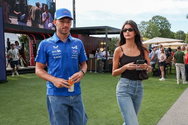 Pierre Gasly (BWT Alpine 10) und Freundin Francisca Kika Cerqueira Gomes kommen am Paddock an, 3 Freies Training, Grosser Preis von Italien, Motorsport, Herren, Formel 1, 05.09.2026 Monza Lombardei Italien