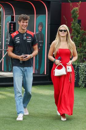 Oliver Bearman (MoneyGramm Haas 87) und Lebensgefaehrtin Alicia Torriani kommen am Paddock an, 3 Freies Training, Grosser Preis von Italien, Motorsport, Herren, Formel 1, 05.09.2026 Monza Lombardei Italien