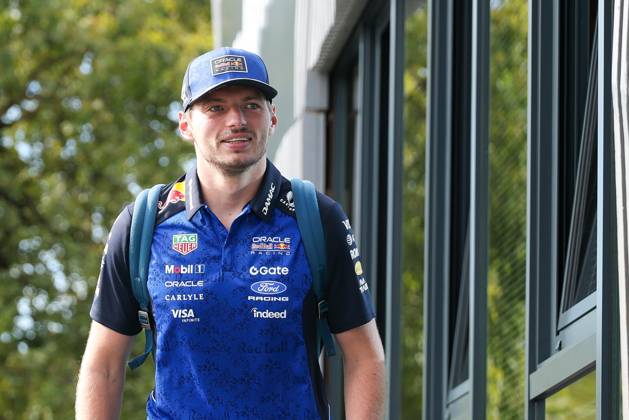 Max Verstappen (Oracle Red Bull Racing 3) kommt am Paddock an, 3 Freies Training, Grosser Preis von Italien, Motorsport, Herren, Formel 1, 05.09.2026 Monza Lombardei Italien