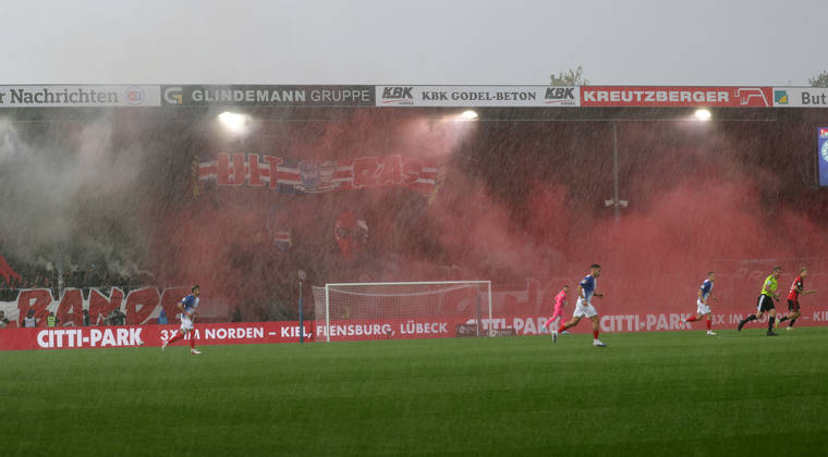 Choreo der kieler Fans Fussball, Herren, Saison 2026 2027, 2.BL, Holstein Stadion, Holstein Kiel gegen 1.FC Nuernberg DFL REGULATIONS PROHIBIT ANY USE OF PHOTOGRAPHS AS IMAGE SEQUENCES AND OR QUASI-VIDEO.