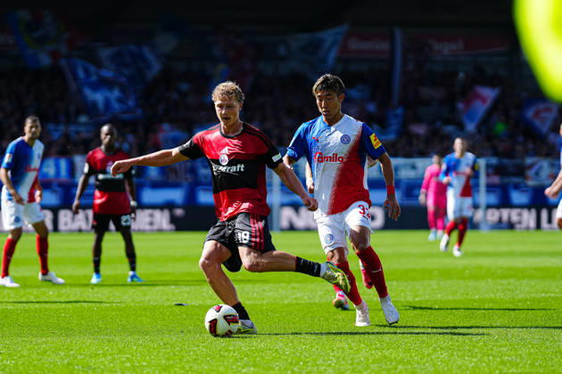 Piet Scobel (1. FC Nürnberg, 19), Hiroki Sekine (Holstein Kiel, 32) GER, Holstein Kiel vs. 1. FC Nürnberg, Fußball, 2. Bundesliga, Spieltag 04, Saison 2026 2027, 05.09.2026 DFL REGULATIONS PROHIBIT ANY USE OF PHOTOGRAPHS AS IMAGE SEQUENCES AND OR QUASI-VIDEO GER, Holstein Kiel vs. 1. FC Nürnberg, Fußball, 2. Bundesliga, Spieltag 04, Saison 2026 2027, 05.09.2026 Kiel Copyright: xEibner-Pressefoto MarcelxvonxFehrnx EP_MFN