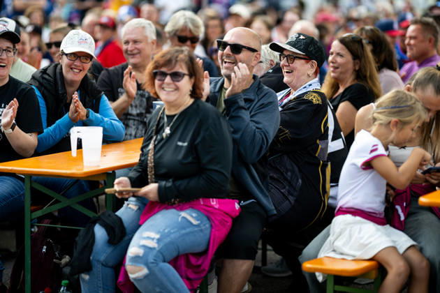 05.09.2026 - Eishockey - Saison 2026 2027 - Penny DEL - Saisoneröffnungsfeier Nürnberg Ice Tigers Icetigers - ERC Ingolstadt - ThHa - xthxhax - Fans lachen