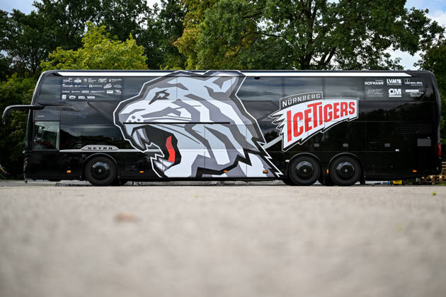 05.09.2026 - Eishockey - Saison 2026 2027 - Penny DEL - Saisoneröffnungsfeier Nürnberg Ice Tigers Icetigers - ERC Ingolstadt - ThHa - xthxhax - Bus der Nürnberg Ice Tigers, Sponsorenbild