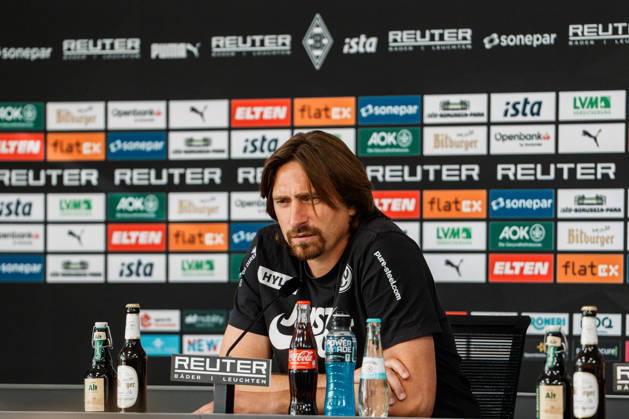 Deutschland: Fußball 1. Bundesliga Männer 2026 - 2027, 2. Spieltag - VfL Borussia Mönchengladbach vs SV Elversberg (ista Borussia Park): Vincent Wagner (Trainer SV Elversberg) , Pressekonferenz nach Sieg, Auswärtssieg, Stolz Copyright: xThiemoxRudolphx
