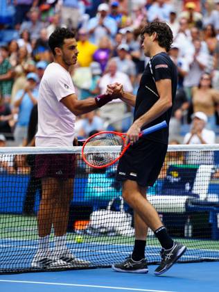 Taylor Fritz congratulates Francisco Cerundolo after his comeback from two sets down to win their third round match 2026 US Open, Day Seven, USTA Billie Jean King National Tennis Center, New York, USA - 05 Sep 2026New York USTA Billie Jean King National T New York (NY) United States of America EDITORIAL USE ONLY No use with unauthorised audio, video, data, fixture lists, club league logos or live services. Online in-match use limited to 120 images, no video emulation. No use in betting, games or single club league player publications.  Copyright: xJavierxGarcia Shutterstockx 17134332ak