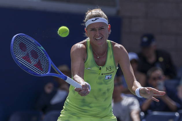 US Open tennis tournament - Day 7 Marie Bouzkova of Czechia in action against Iga Swiatek of Poland during the Women™s Singles round 3 of the US Open Tennis Championships at the USTA Billie Jean King National Tennis Center in Flushing Meadows, New York, USA, 05 September 2026. The 2026 US Open tournament runs from 23 August through 13 September. FLUSHING MEADOWS NEW YORK United States  Copyright: xSARAHxYENESELx