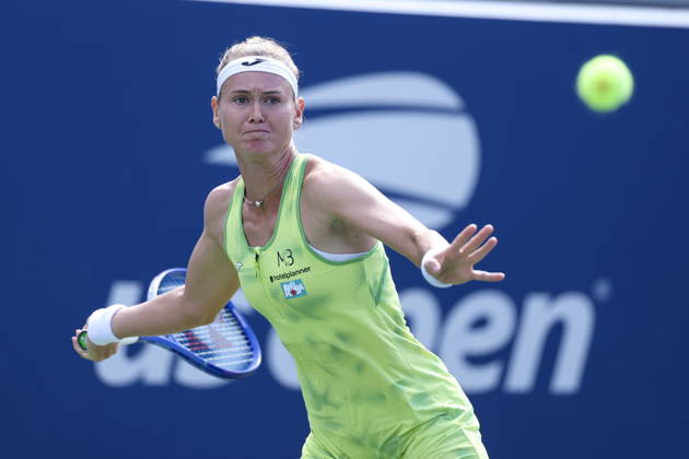 US Open tennis tournament - Day 7 Marie Bouzkova of Czechia in action against Iga Swiatek of Poland during the Women™s Singles round 3 of the US Open Tennis Championships at the USTA Billie Jean King National Tennis Center in Flushing Meadows, New York, USA, 05 September 2026. The 2026 US Open tournament runs from 23 August through 13 September. FLUSHING MEADOWS NEW YORK United States  Copyright: xSARAHxYENESELx