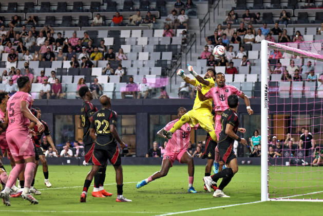 September 5, 2026, Miami, Florida, USA: YANNICK BRIGHT (42) of Inter Miami CF battles for a ball with JUNIOR ALONSO (6) and LUCAS HOYOS (1) of Atlanta United during a Major League soccer match between Inter Miami CF and Atlanta United FC Soccer 2026: Inter Miami CF 2:2 Atlanta United FC.  - ZUMAa257 20260905_zsp_a257_027 Copyright: xChrisxArjoonx