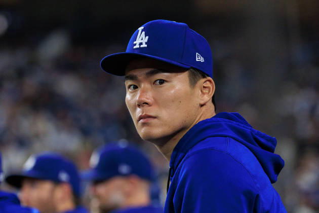 September 6, 2026, Los Angeles, California, USA: Yoshinobu Yamamoto 18 of the Los Angeles Dodgers watches from the dugout during a regular-season MLB, Baseball Herren, USA game against the Washington Nationals on Sunday September 6, 2026 at Dodger Stadium in Los Angeles, California. Dodgers defeat Nationals, 7-5. JAVIER ROJAS PI Los Angeles USA - ZUMAp124 20260906_zaa_p124_029 Copyright: xJavierxRojasx