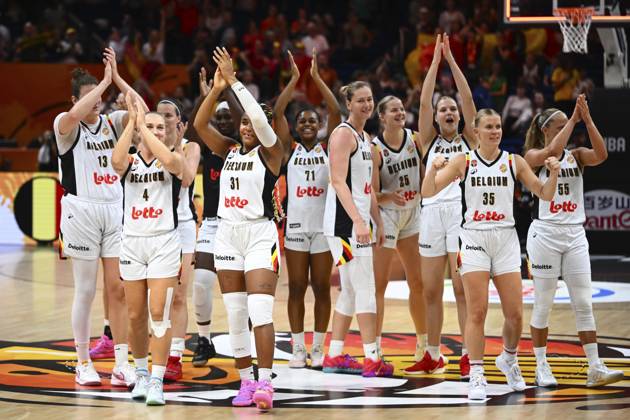 Belgium v Australia - FIBA Women s Basketball World Cup 2026 BERLIN, GERMANY - SEPTEMBER 07 : Lisowa Mbaka Maxuella small forward of Belgium and the players of Belgium celebrate the victory during the FIBA Women s Basketball World Cup group C phase match between Belgium and Australia in Berlin on September 7, 2026 in Berlin, Germany, 07 09 2026 Berlin Germany  Copyright: xVincentxKalutx