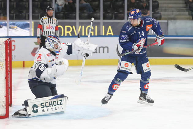 03.09.2026 Zuerich, SCHWEIZ, Swiss Life Arena Eishockey Saison 2026 2027 Freundschaftsspiel ZSC Lions - Schwenninger Wild Wings Chris Baltisberger (ZSC Lions) vor Torwart Joacim Eriksson (Wings)