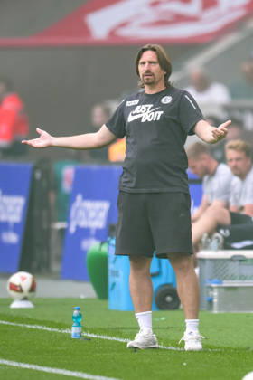 DUISBURG, GERMANY - SEPTEMBER 5: Head Coach Elversberg Vincent Wagner during the DFB Cup 2026 27 match between MSV Duisburg and SV Elversberg at Schauinsland-Reisen-Arena on September 5, 2026 in Duisburg, Germany. (Photo by Markus Fischer 24passion) Duisburg Schauinsland-Reisen-Arena Germany Copyright: 24passionx