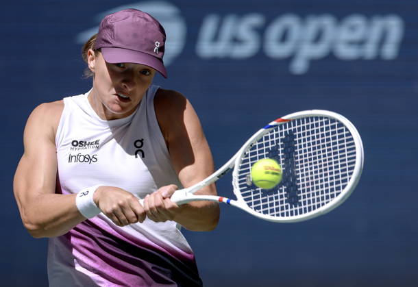 US Open tennis tournament - Day 9 Iga Swiatek of Poland in action against Qinwen Zheng of China during the Women s Singles round 4 of the US Open Tennis Championships at the USTA Billie Jean King National Tennis Center in Flushing Meadows, New York, USA, 07 September 2026. The 2026 US Open tournament runs from 23 August through 13 September. FLUSHING MEADOWS NEW YORK United States  Copyright: xCRISTOBALxHERRERA-ULASHKEVICHx