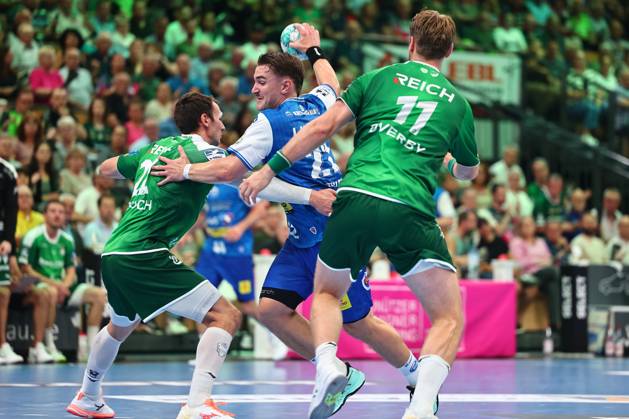 Felix Aellen (ThSV Eisenach) im Zweikampf mit Jona Schoch (HSG Wetzlar, links) GER, HSG Wetzlar vs ThSV Eisenach, Handball, Opel Handball-Bundesliga, 3. Spieltag, Spielzeit 2026 2027, 07.09.2026 GER, HSG Wetzlar vs ThSV Eisenach, Handball, Opel Handball-Bundesliga, 3. Spieltag, Spielzeit 2026 2027, 07.09.2026 Wetzlar Copyright: xEibner-Pressefoto RenexWeissx EP_RWS