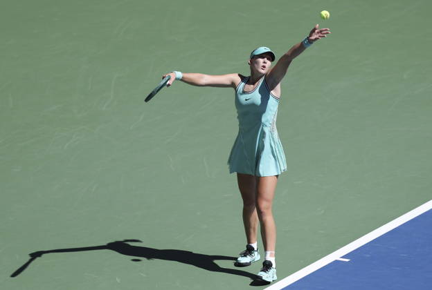 US Open tennis tournament - Day 9 Mirra Andreeva of Russia serves against Anastasia Potapova of Austria during the Women s Singles round 4 of the US Open Tennis Championships at the USTA Billie Jean King National Tennis Center in Flushing Meadows, New York, USA, 07 September 2026. The 2026 US Open tournament runs from 23 August through 13 September. FLUSHING MEADOWS NEW YORK United States  Copyright: xSARAHxYENESELx