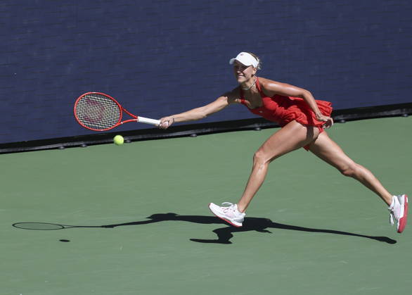 US Open tennis tournament - Day 9 Anastasia Potapova of Austria in action against Mirra Andreeva of Russia during the Women s Singles round 4 of the US Open Tennis Championships at the USTA Billie Jean King National Tennis Center in Flushing Meadows, New York, USA, 07 September 2026. The 2026 US Open tournament runs from 23 August through 13 September. FLUSHING MEADOWS NEW YORK United States  Copyright: xSARAHxYENESELx