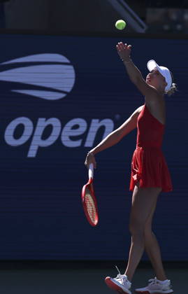 US Open tennis tournament - Day 9 Anastasia Potapova of Austria serves against Mirra Andreeva of Russia during the Women s Singles round 4 of the US Open Tennis Championships at the USTA Billie Jean King National Tennis Center in Flushing Meadows, New York, USA, 07 September 2026. The 2026 US Open tournament runs from 23 August through 13 September. FLUSHING MEADOWS NEW YORK United States  Copyright: xSARAHxYENESELx