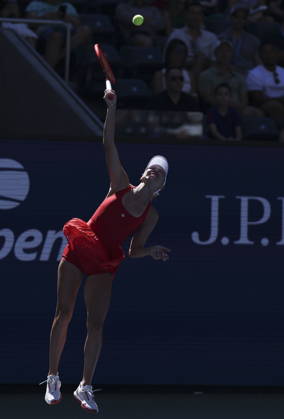 US Open tennis tournament - Day 9 Anastasia Potapova of Austria serves against Mirra Andreeva of Russia during the Women s Singles round 4 of the US Open Tennis Championships at the USTA Billie Jean King National Tennis Center in Flushing Meadows, New York, USA, 07 September 2026. The 2026 US Open tournament runs from 23 August through 13 September. FLUSHING MEADOWS NEW YORK United States  Copyright: xSARAHxYENESELx