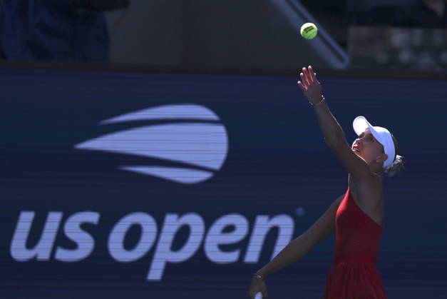 US Open tennis tournament - Day 9 Anastasia Potapova of Austria serves against Mirra Andreeva of Russia during the Women s Singles round 4 of the US Open Tennis Championships at the USTA Billie Jean King National Tennis Center in Flushing Meadows, New York, USA, 07 September 2026. The 2026 US Open tournament runs from 23 August through 13 September. FLUSHING MEADOWS NEW YORK United States  Copyright: xSARAHxYENESELx