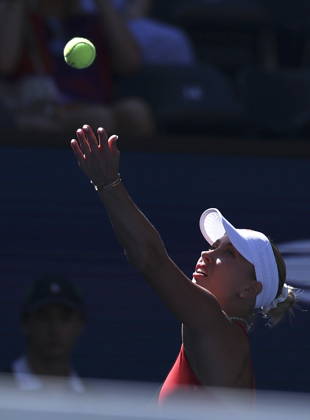 US Open tennis tournament - Day 9 Anastasia Potapova of Austria serves against Mirra Andreeva of Russia during the Women s Singles round 4 of the US Open Tennis Championships at the USTA Billie Jean King National Tennis Center in Flushing Meadows, New York, USA, 07 September 2026. The 2026 US Open tournament runs from 23 August through 13 September. FLUSHING MEADOWS NEW YORK United States  Copyright: xSARAHxYENESELx