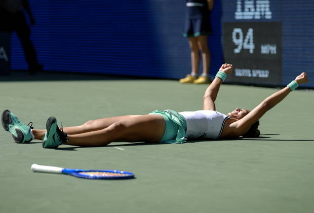 US Open tennis tournament - Day 9 Qinwen Zheng of China celebrates her victory against against Iga Swiatek of Poland during the Women s Singles round 4 of the US Open Tennis Championships at the USTA Billie Jean King National Tennis Center in Flushing Meadows, New York, USA, 07 September 2026. The 2026 US Open tournament runs from 23 August through 13 September. FLUSHING MEADOWS NEW YORK United States  Copyright: xCRISTOBALxHERRERA-ULASHKEVICHx