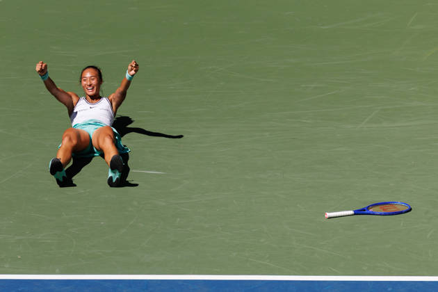 September 7, 2026: Qinwen Zheng (CHN) in action against Iga Swiatek (POL) during their Round 4 match at the US Open on September 7, 2026, held at the USTA Billie Jean King National Tennis Center in New York City. CSM New York City USA - ZUMAc04_ 20260907_zma_c04_004 Copyright: xBerniexHaleyx
