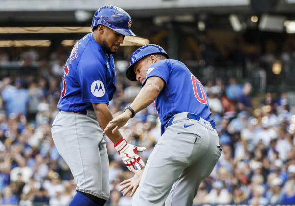 Chicago Cubs second baseman Pedro Ramirez (L) celebrates with Chicago Cubs third base coach Quintin Berry (R) after hitting a home run in the fifth inning of the MLB, Baseball Herren, USA game between the Chicago Cubs and the Milwaukee Brewers at American Family Field in Milwaukee, Wisconsin on Monday, September 7, 2026.  MIL20260907816 TANNENxMAURY