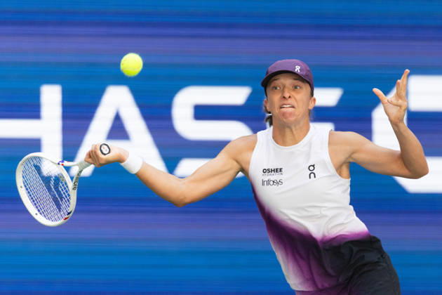 September 7, 2026: Iga Swiatek (POL) in action against Qinwen Zheng (CHN) during their Round 4 match at the US Open on September 7, 2026, held at the USTA Billie Jean King National Tennis Center in New York City. CSM New York City USA - ZUMAc04_ 20260907_zma_c04_021 Copyright: xBerniexHaleyx